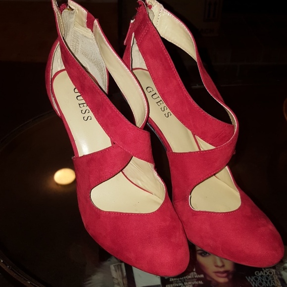 Guess Ramba Criss Cross Red Pumps - Picture 2 of 4